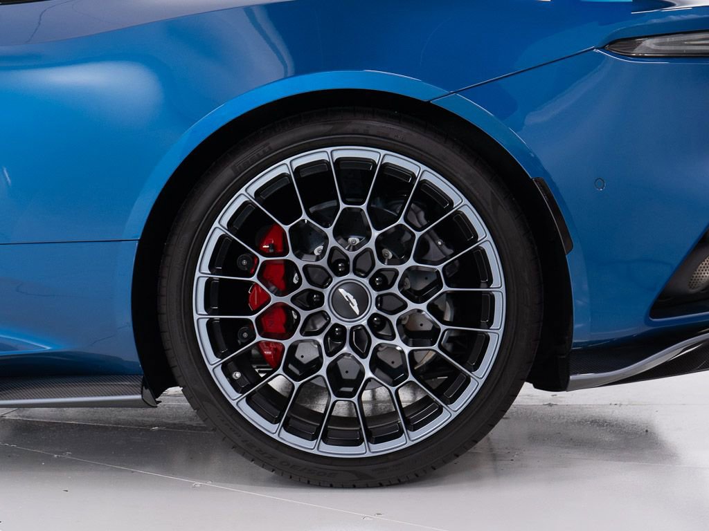 Used 2023 Aston Martin DBS Superleggera Volante image 46