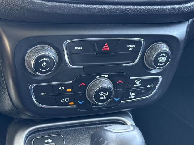 Used 2018 Jeep Compass Latitude w/ Popular Equipment Group FWD image 22