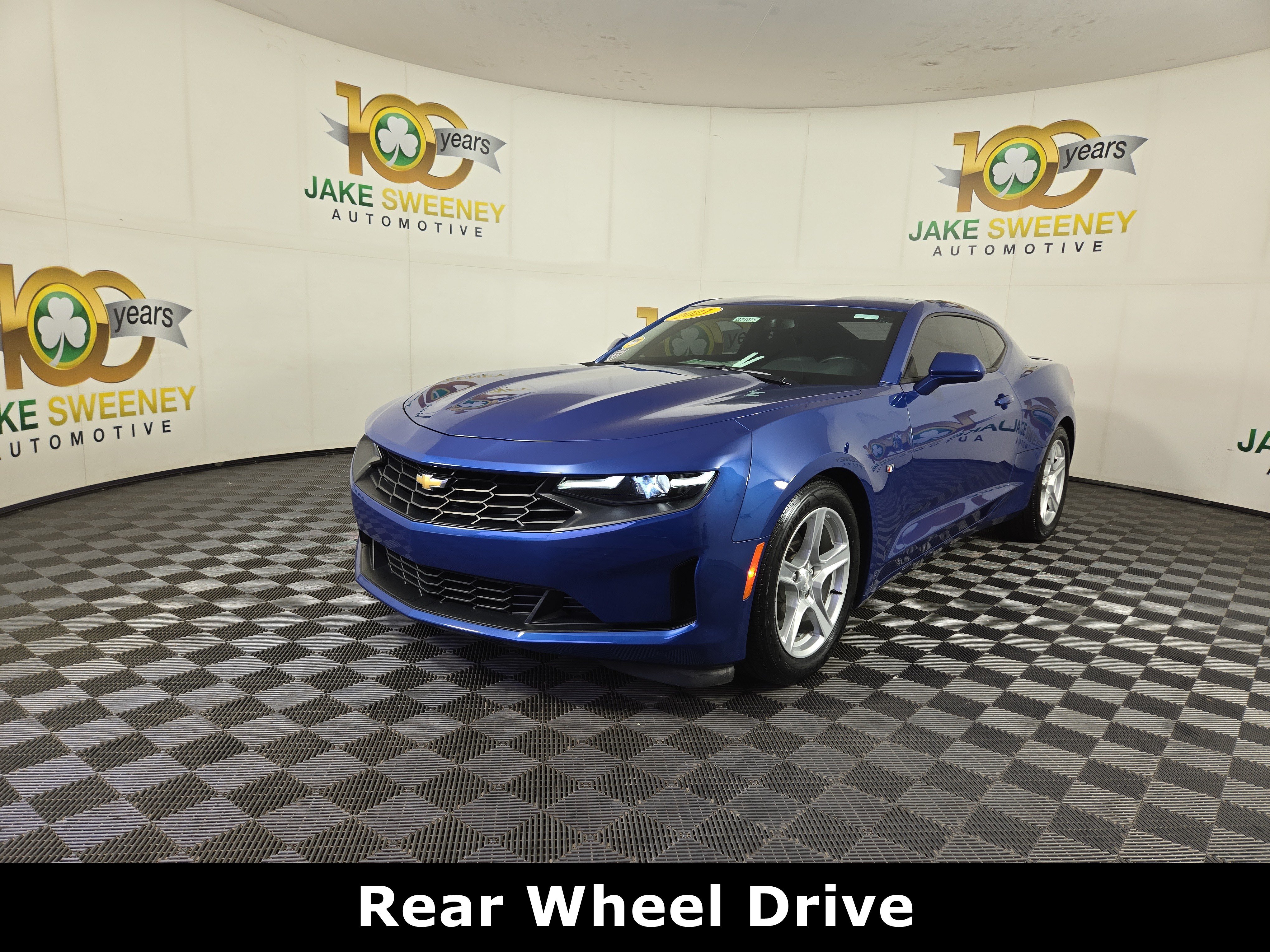 Used 2021 Chevrolet Camaro LT w/ Technology Package RWD image 3