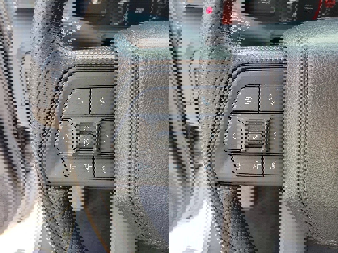 Used 2025 Toyota Tacoma SR image 18