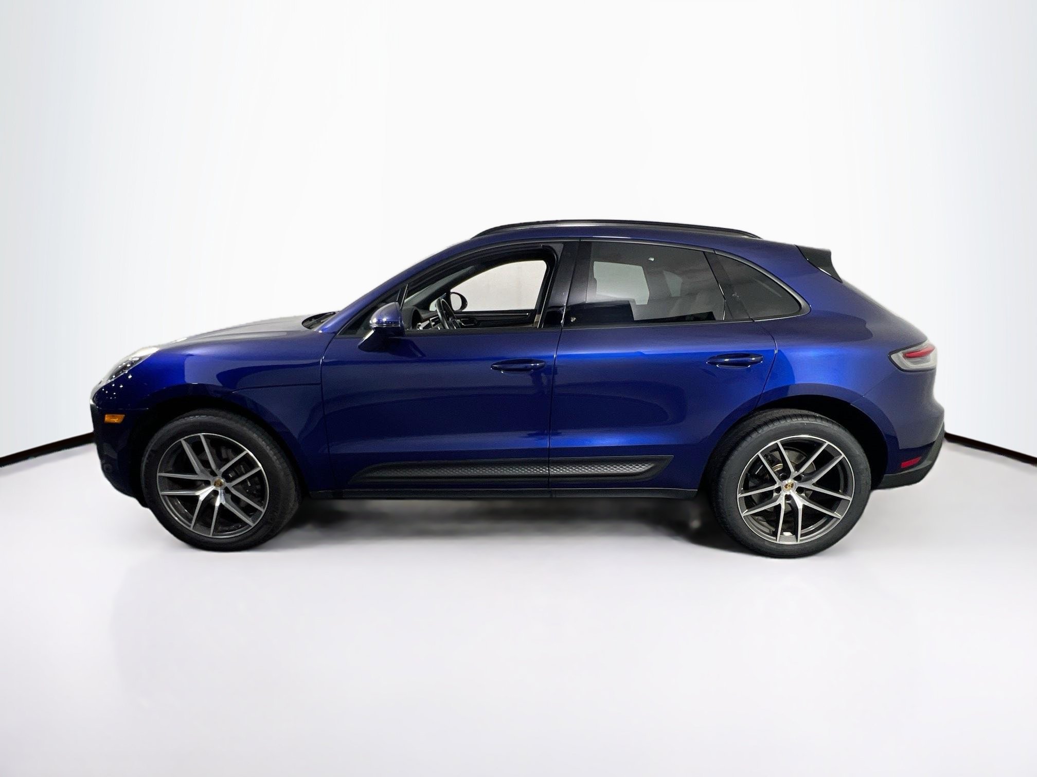 Used 2024 Porsche Macan AWD/4WD image 8