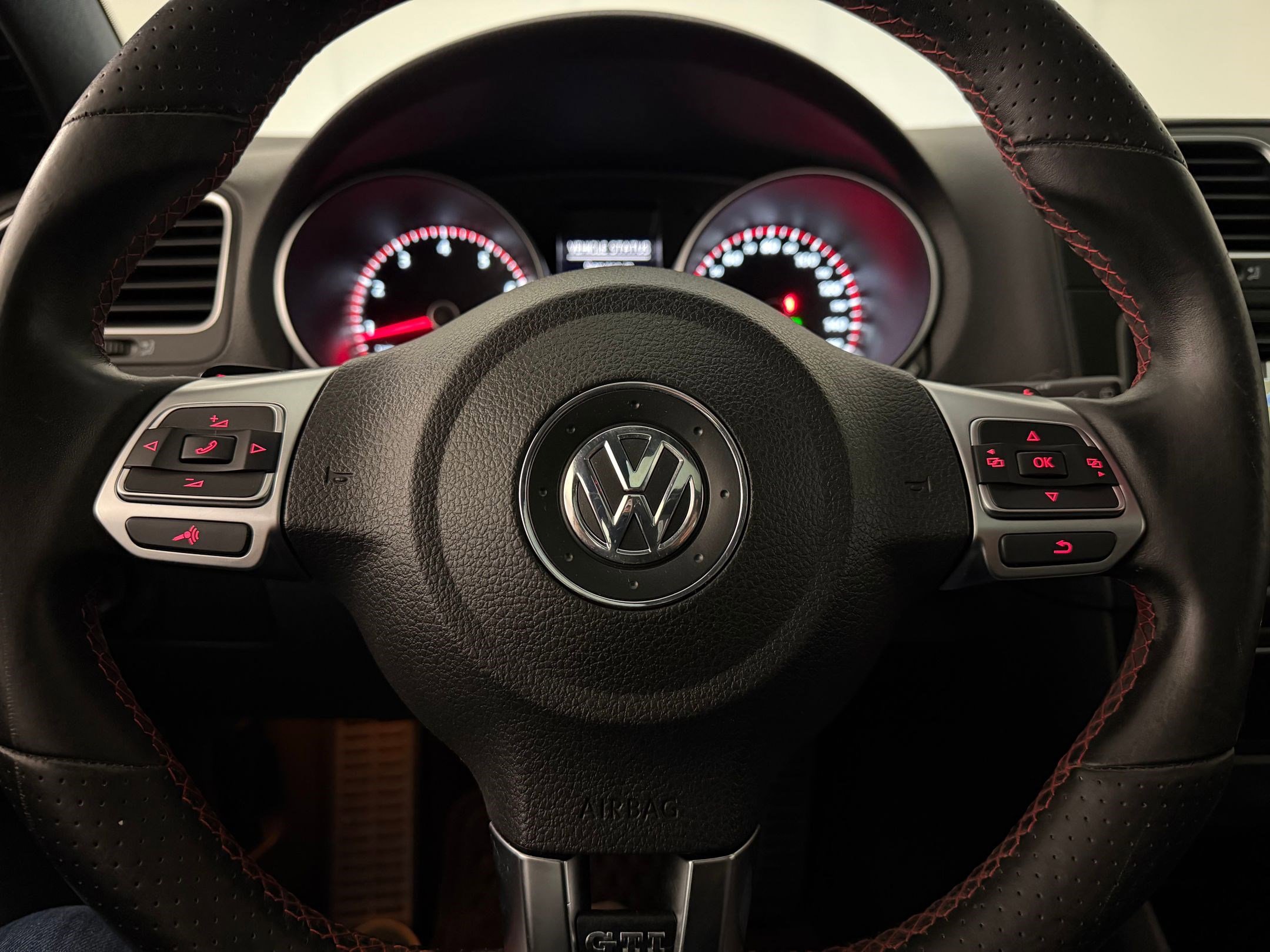 Used 2012 Volkswagen GTI Autobahn FWD image 18