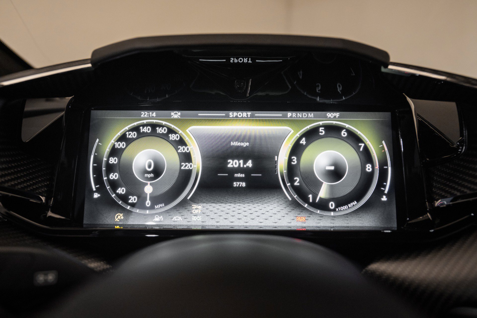 Used 2025 Aston Martin V8 Vantage Coupe image 5