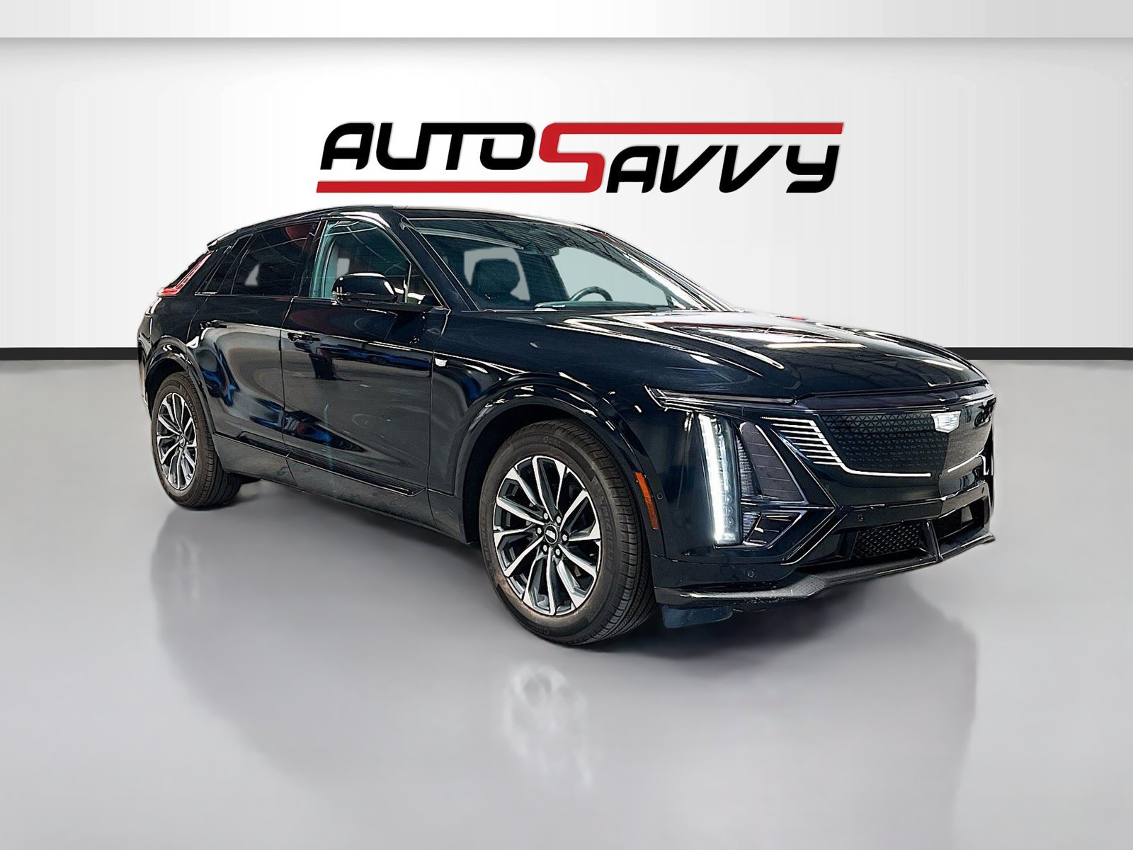 Used 2025 Cadillac Lyriq Sport AWD/4WD image 2