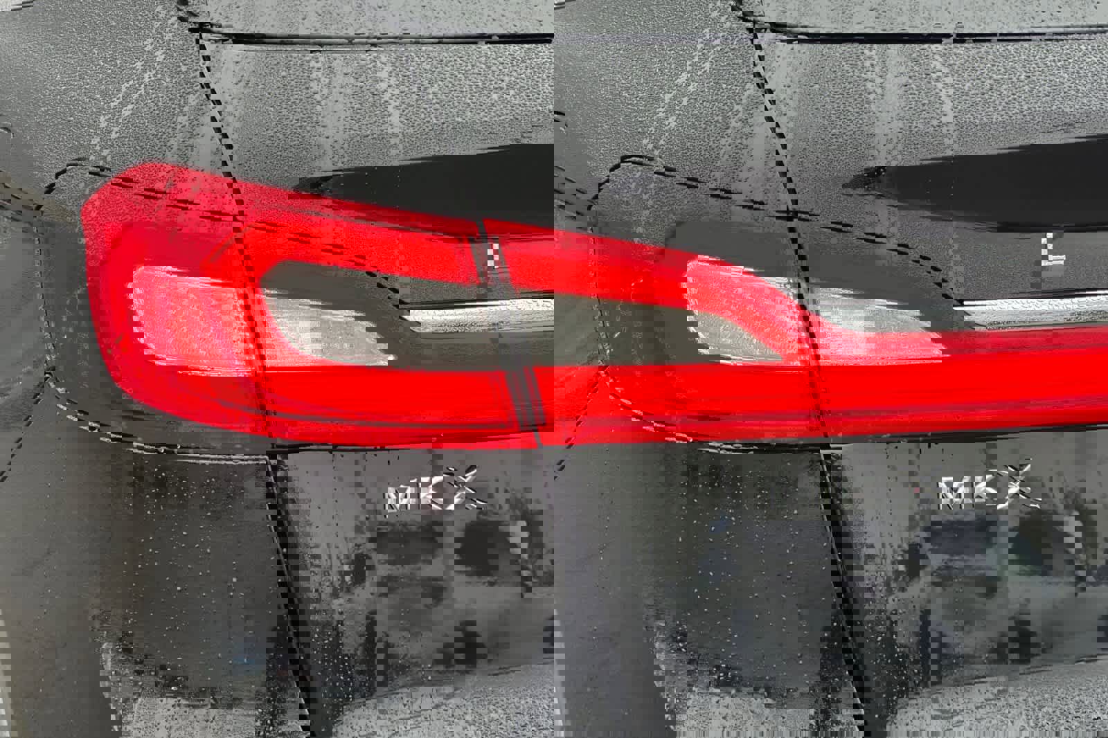 Used 2018 Lincoln MKX Reserve image 28