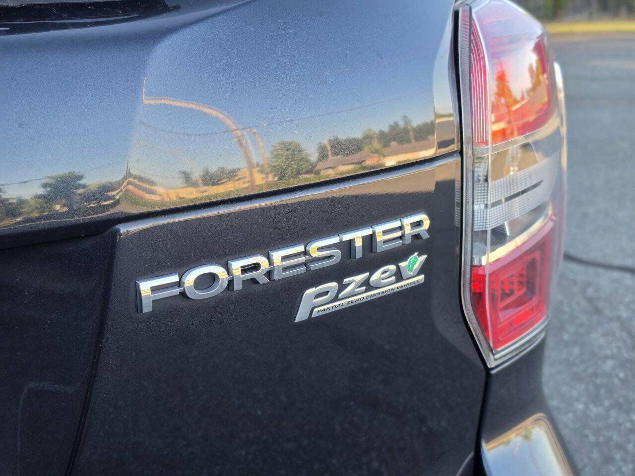 Used 2016 Subaru Forester 2.5i Premium AWD/4WD image 17