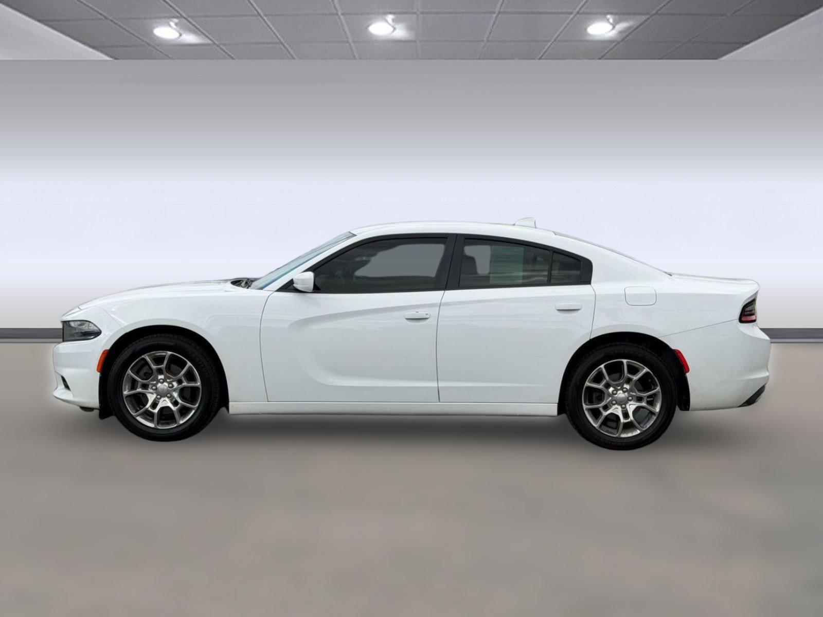 Used 2017 Dodge Charger SXT AWD/4WD image 2