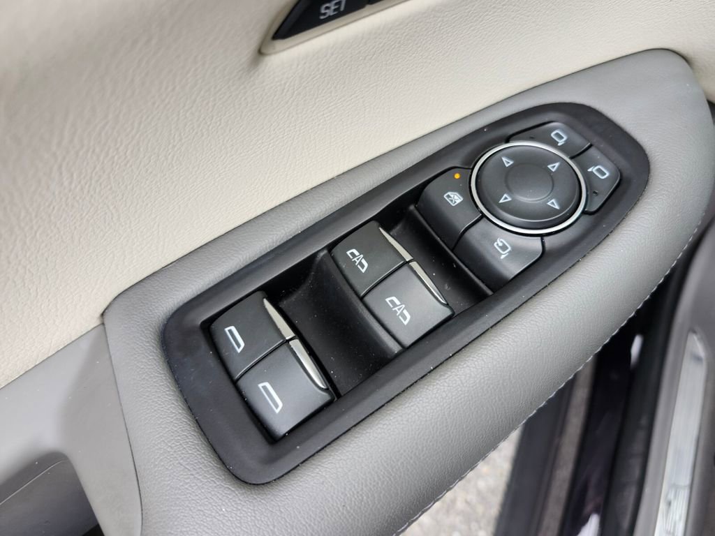 Used 2018 Cadillac XT5 Luxury w/ Driver Awareness Package image 33