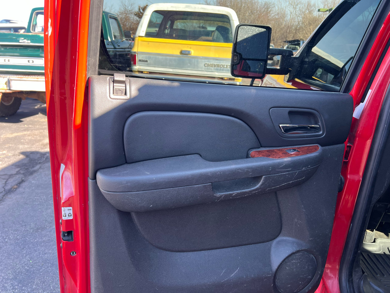 Used 2009 Chevrolet Suburban 2500 LS w/ Skid Plate Package image 13