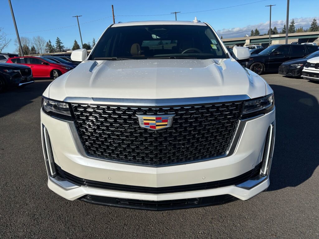 Used 2023 Cadillac Escalade Premium Luxury image 2