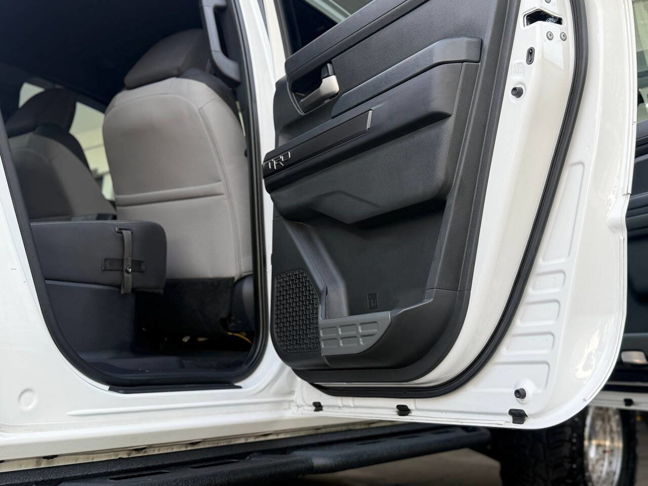 Used 2024 Toyota Tacoma TRD Off-Road w/ TRD Off Road Upgrade Package image 58