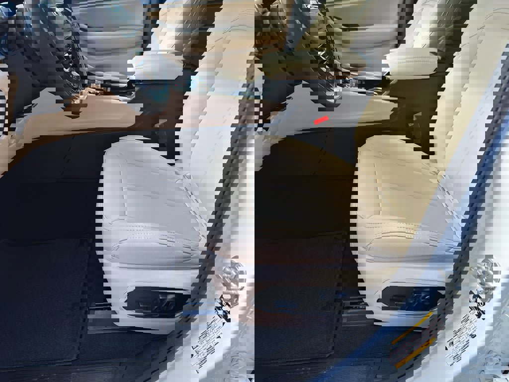 New 2025 Jeep Grand Cherokee Limited w/ Black Appearance Package image 11