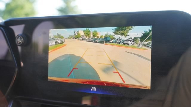 Used 2024 Chevrolet Trax RS w/ Sunroof Package FWD image 23