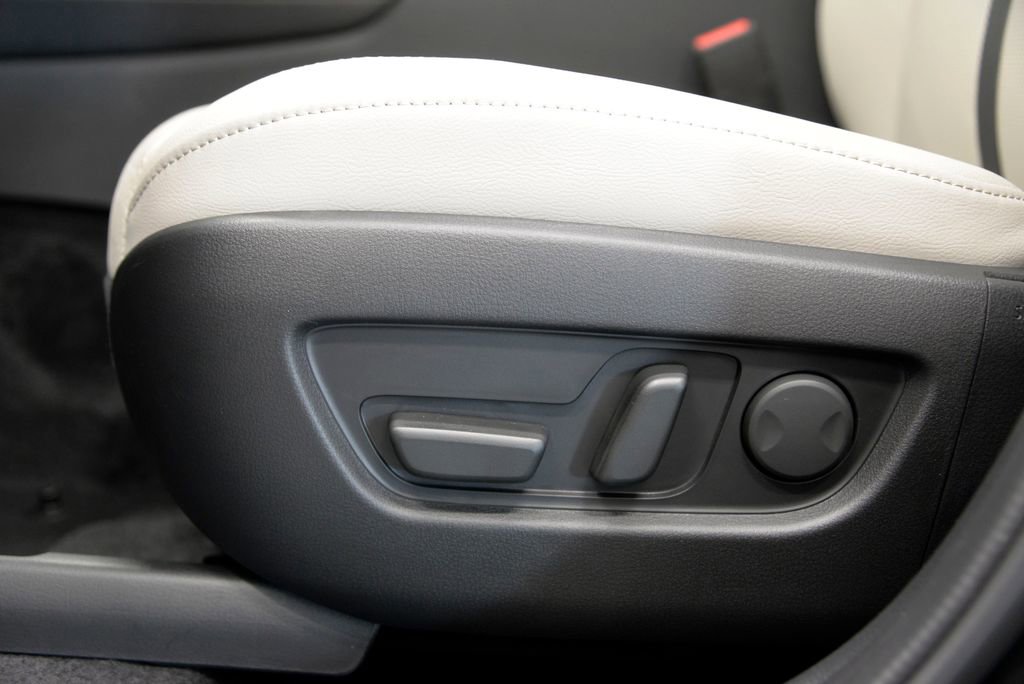 Used 2026 MAZDA CX-90 3.3 Turbo w/ Premium Sport Pkg image 16