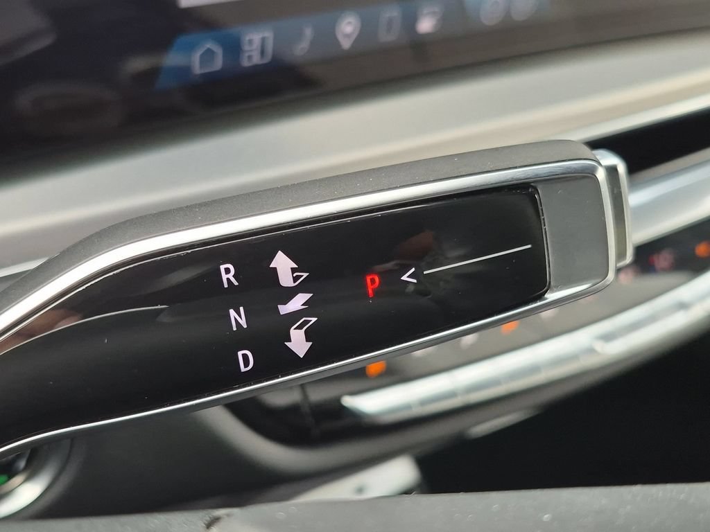 Certified 2024 Cadillac Lyriq Luxury RWD image 8