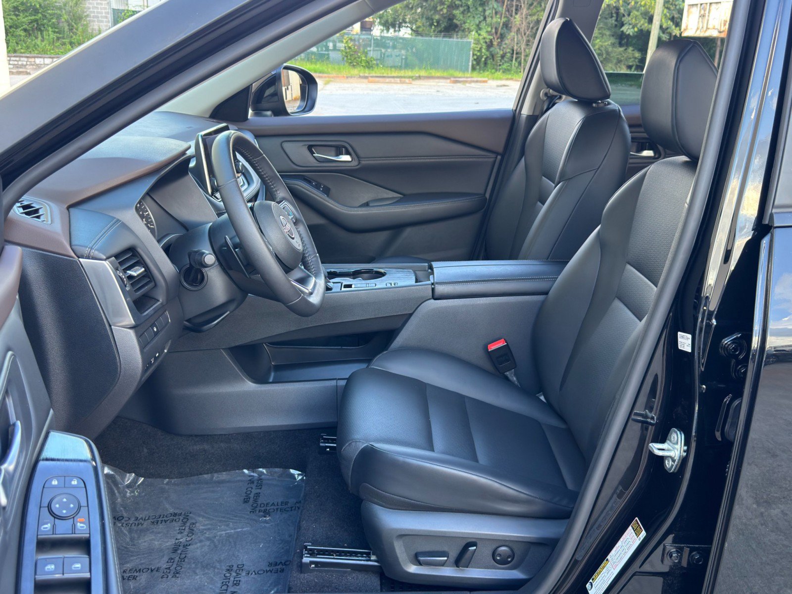 Used 2023 Nissan Rogue SV w/ SV Premium B Package FWD image 16