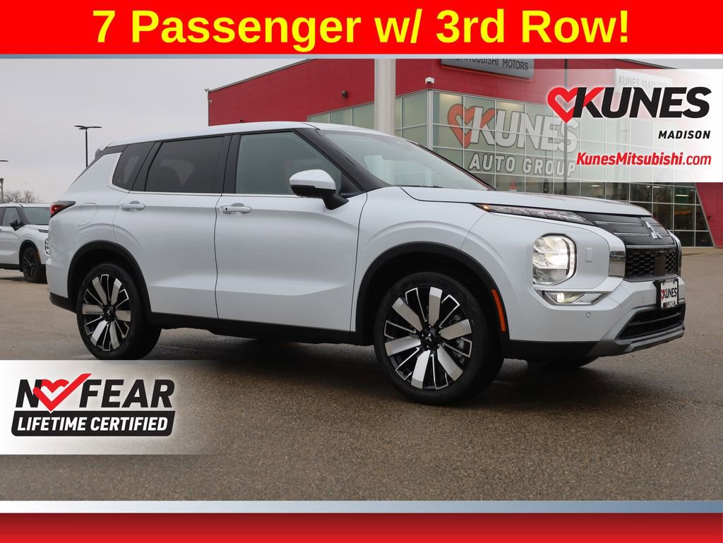 New 2025 Mitsubishi Outlander SE