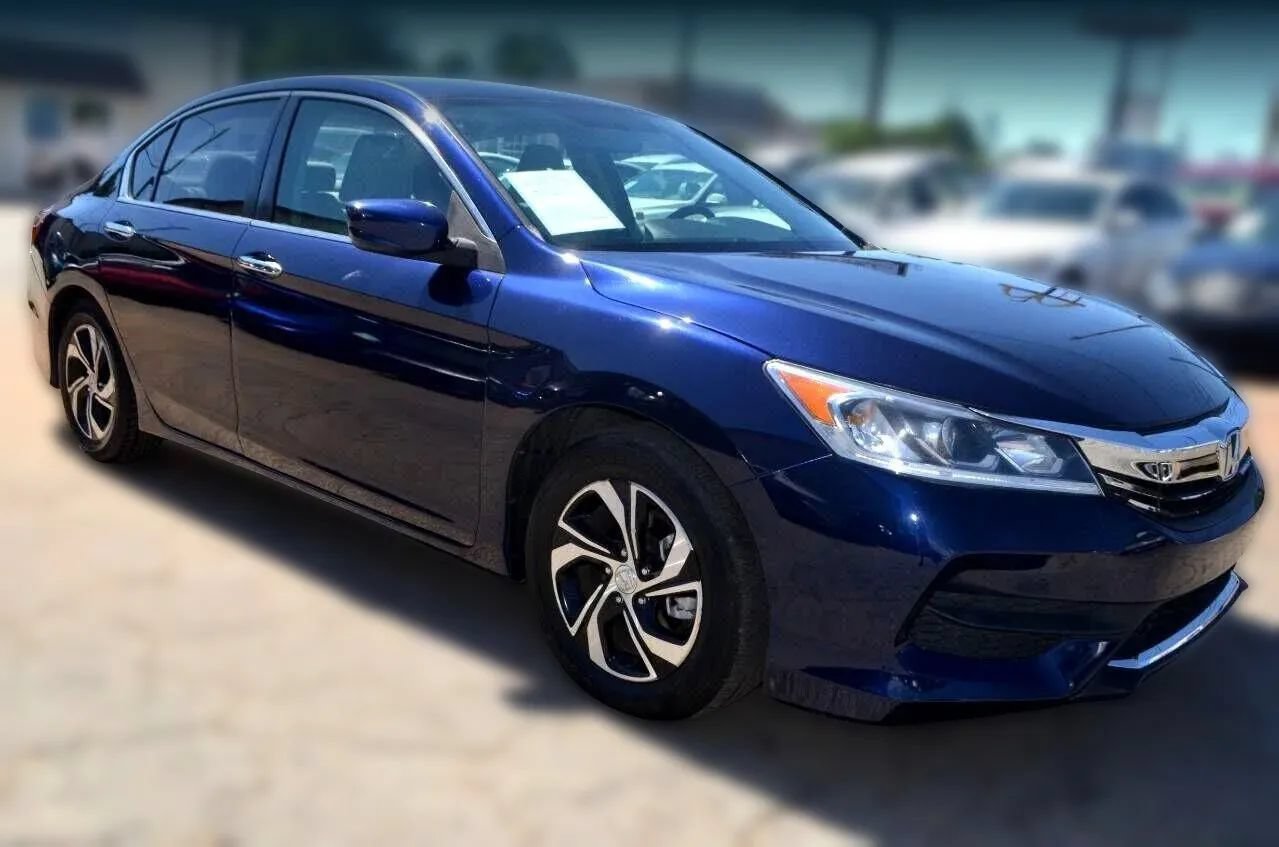 Used 2017 Honda Accord LX image 9