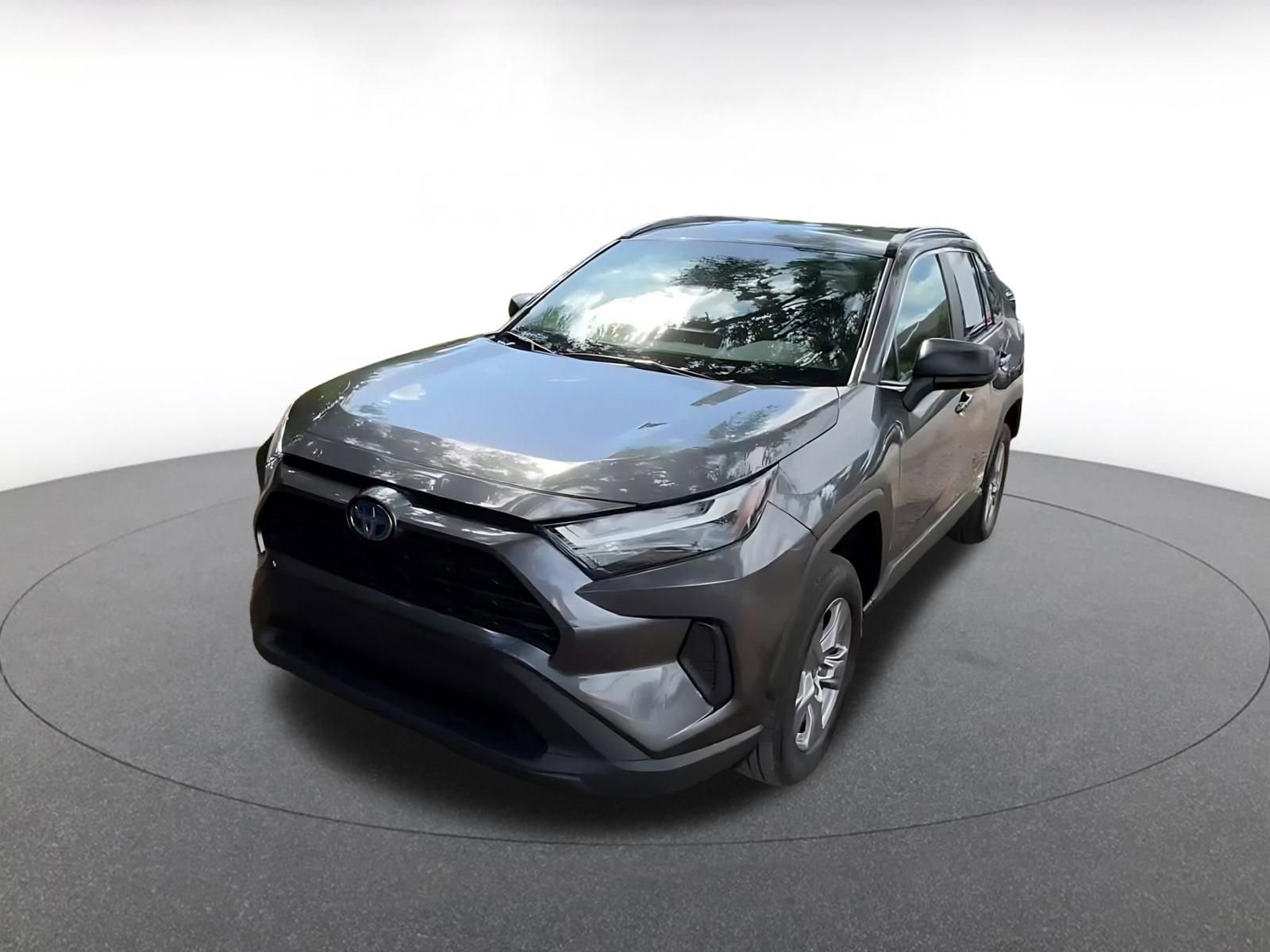 Used 2024 Toyota RAV4 LE AWD/4WD image 7