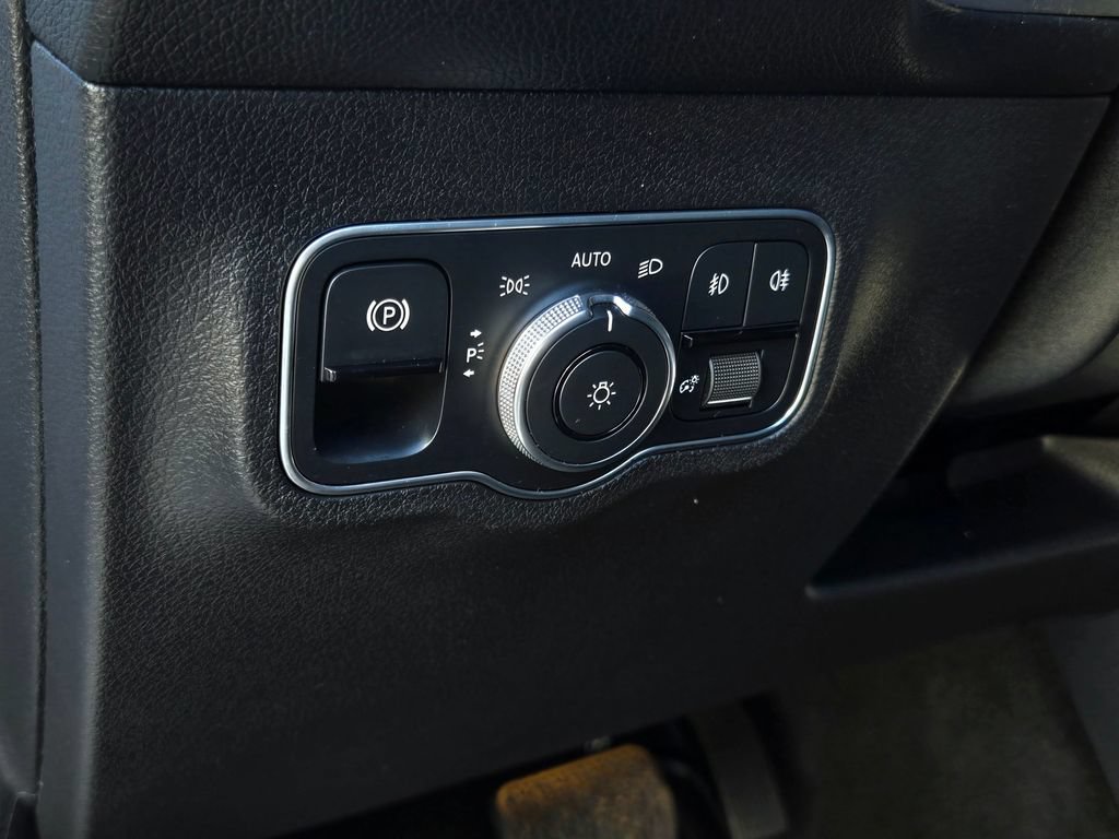 Used 2022 Mercedes-Benz GLB 250 image 18