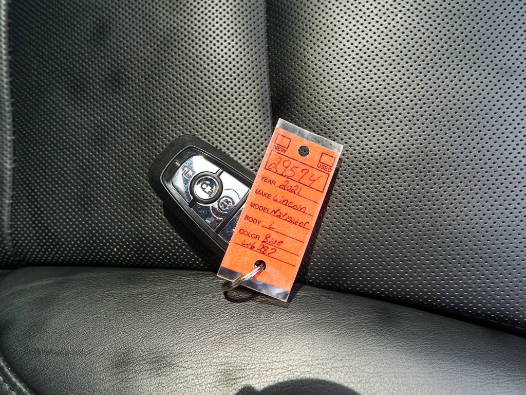 Used 2021 Lincoln Navigator L Reserve w/ Luxury Package image 43