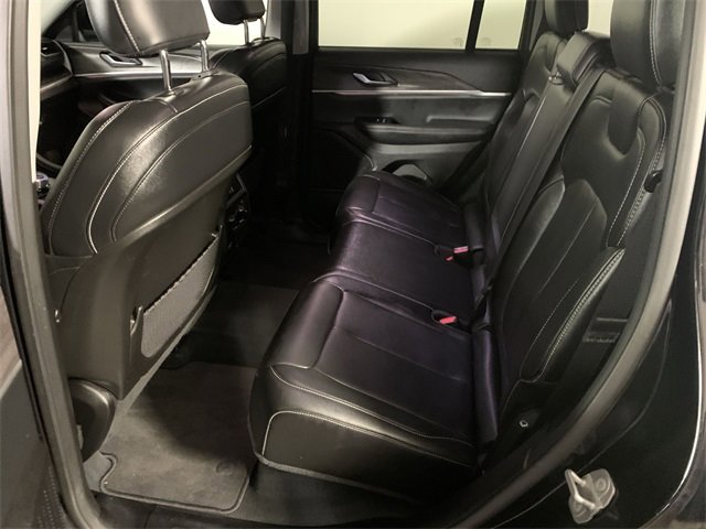 Used 2023 Jeep Grand Cherokee Limited image 24