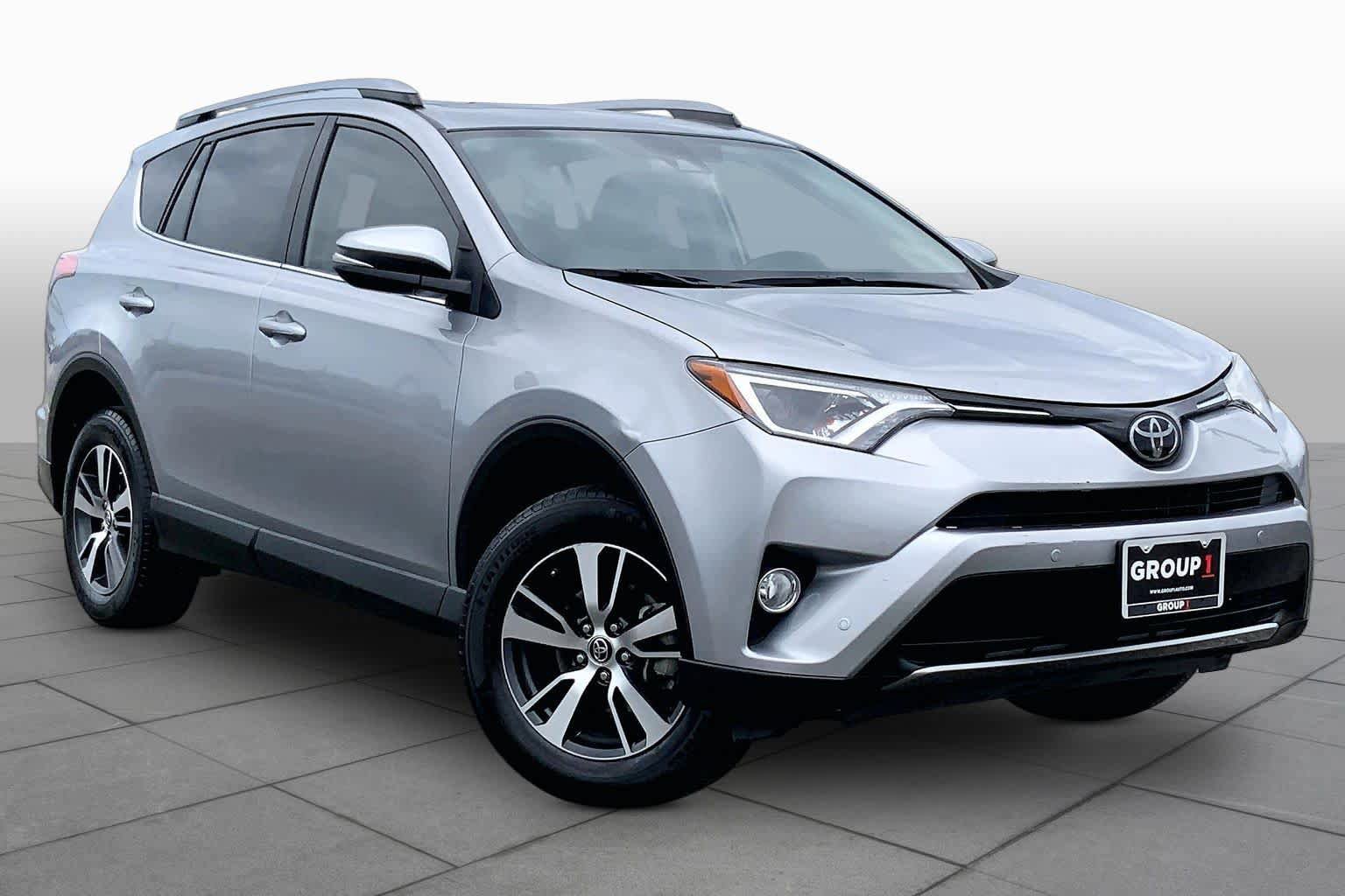 Used 2018 Toyota RAV4 XLE FWD image 3