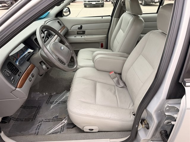 Used 2003 Ford Crown Victoria LX RWD image 13