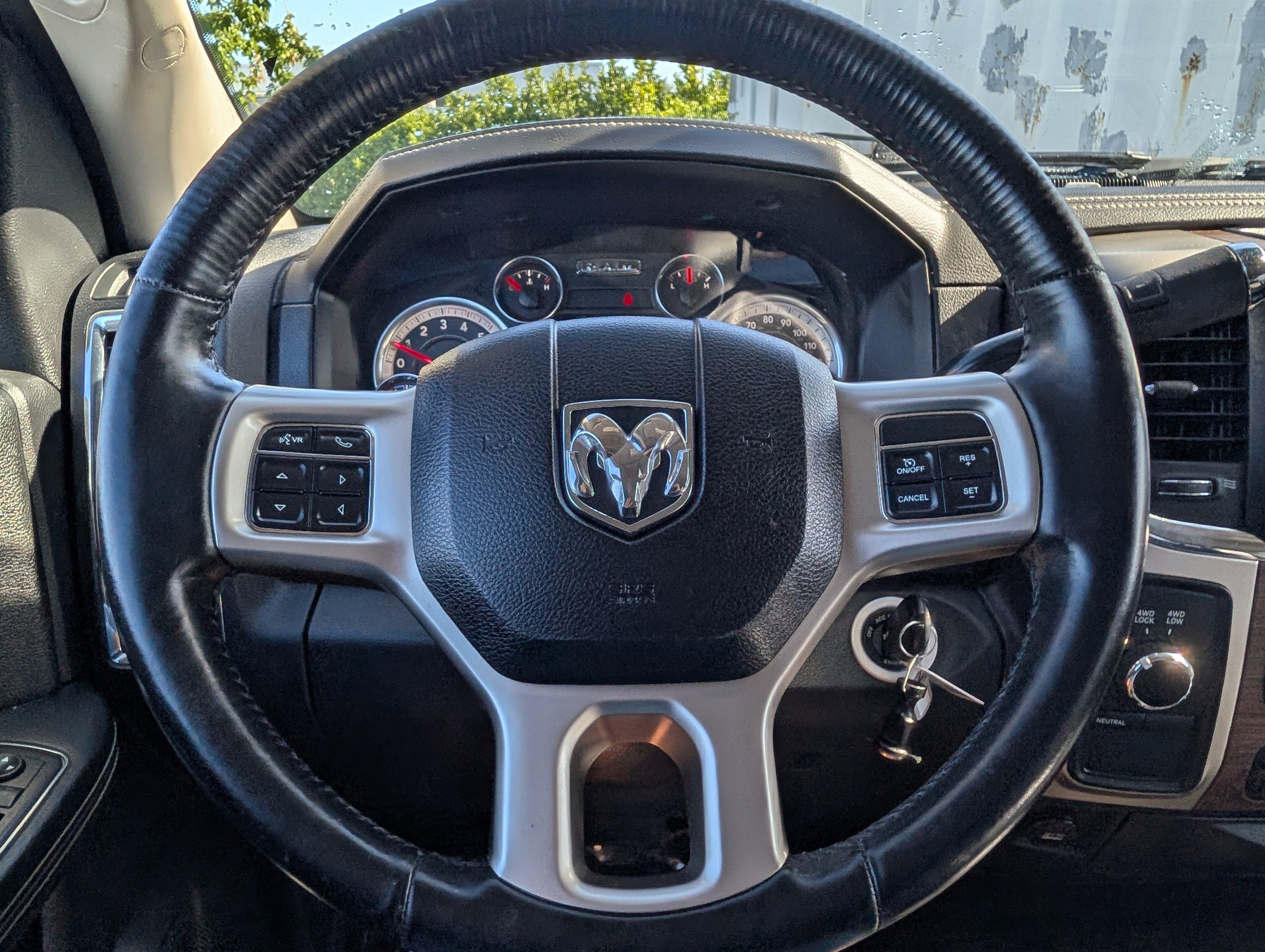 Used 2014 RAM 2500 Laramie AWD/4WD image 26