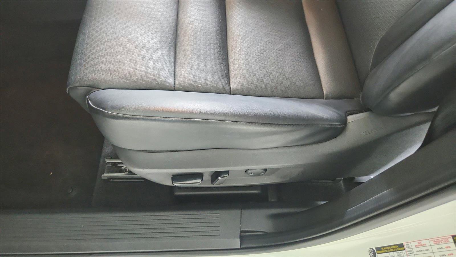 Used 2022 Nissan Rogue SV w/ SV Premium Package image 11