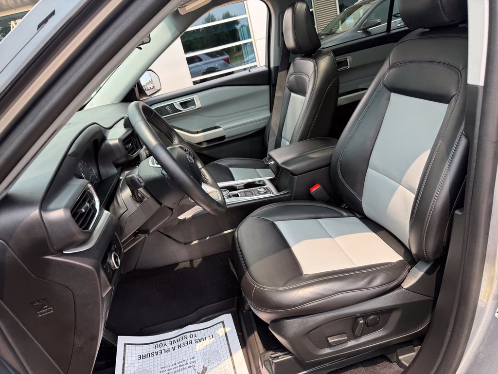 Certified 2024 Ford Explorer XLT w/ Equipment Group 202A AWD/4WD image 26