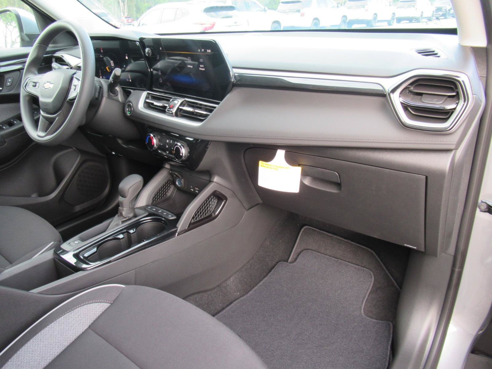 New 2026 Chevrolet TrailBlazer LT w/ Driver Confidence Package FWD image 12