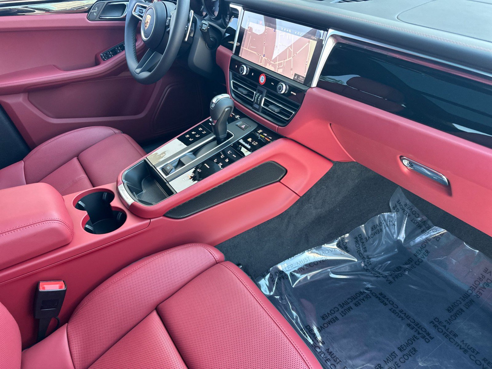 New 2026 Porsche Macan AWD/4WD image 16