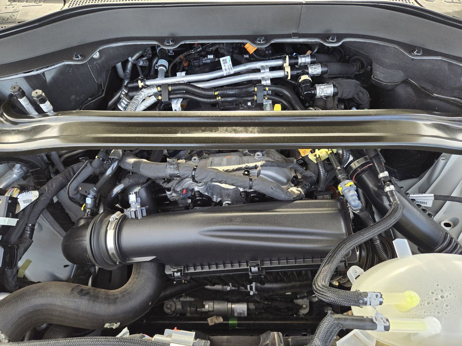 Used 2025 Ford Explorer ST-Line w/ Premium Package image 34