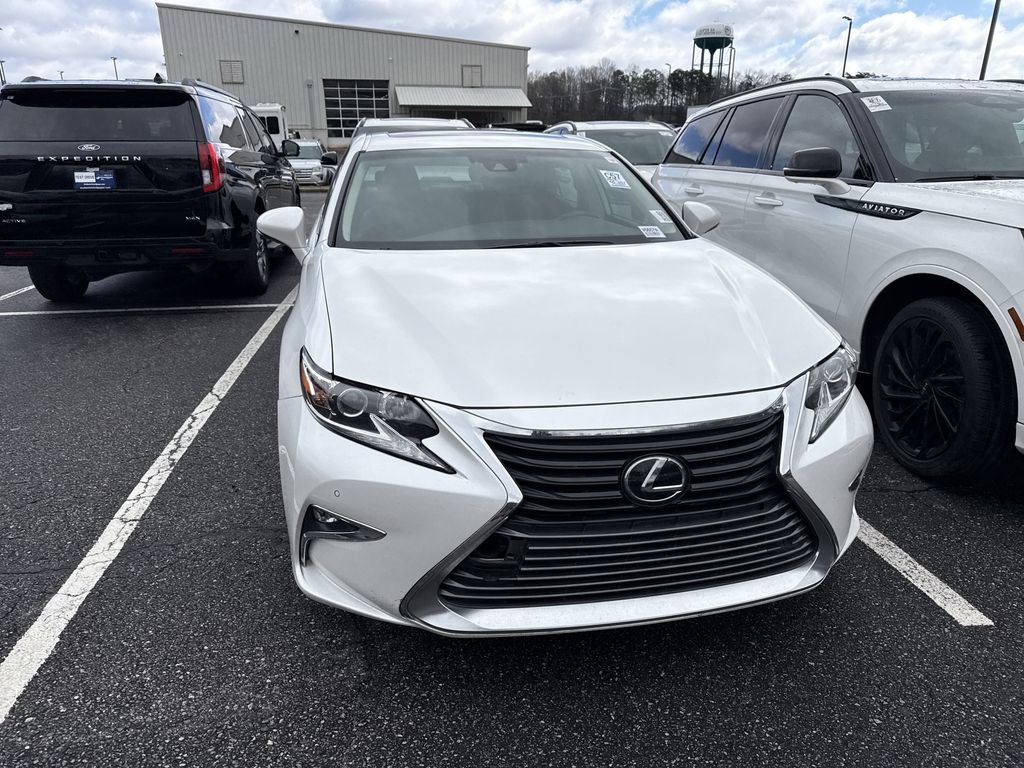 Used 2018 Lexus ES 350 w/ Premier Package image 4