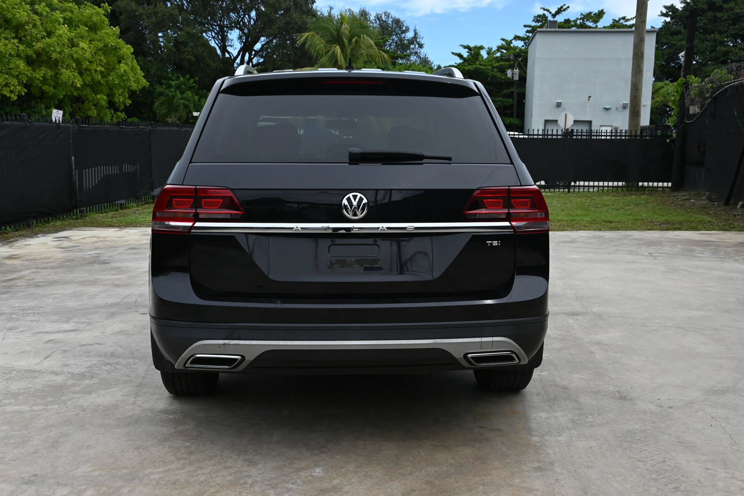 Used 2018 Volkswagen Atlas S FWD image 4