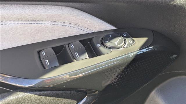 Used 2025 Chevrolet Trax LT image 12