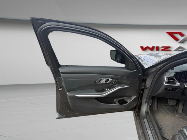 Used 2020 BMW 330i xDrive Sedan w/ Driving Assistance Package image 15