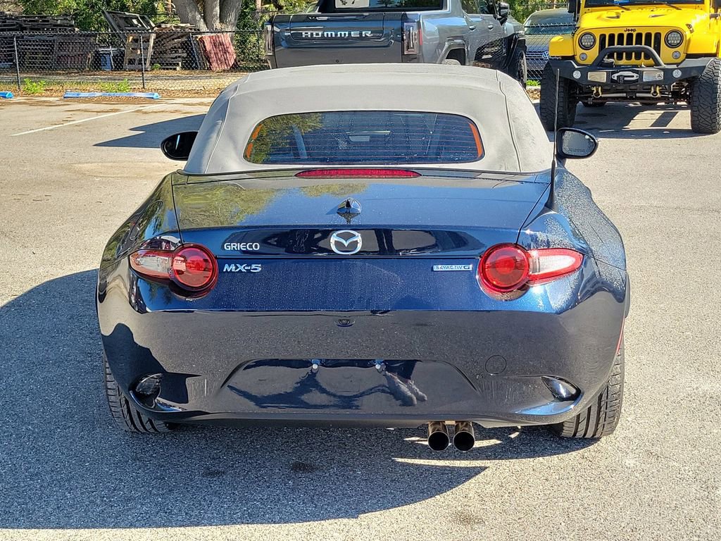 Used 2021 MAZDA MX-5 Miata Grand Touring RWD image 9