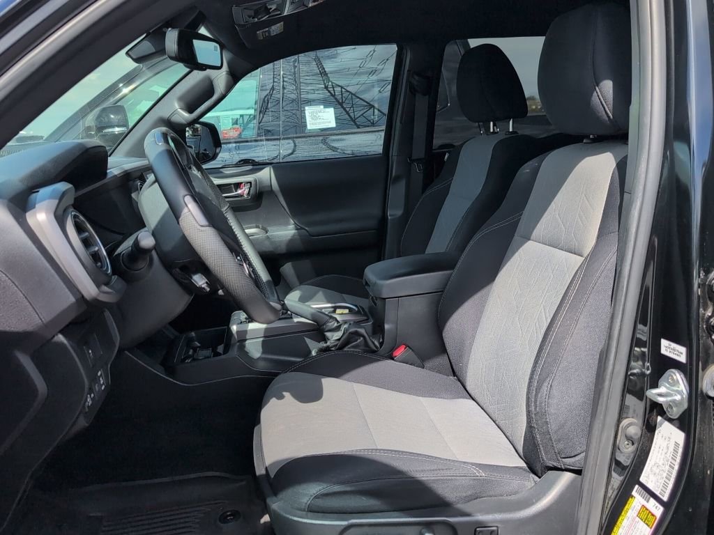 Used 2021 Toyota Tacoma TRD Off-Road w/ Technology Package image 8