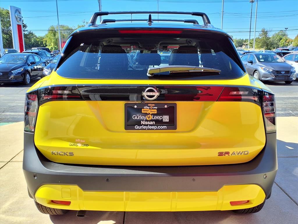 New 2026 Nissan Kicks SR image 9