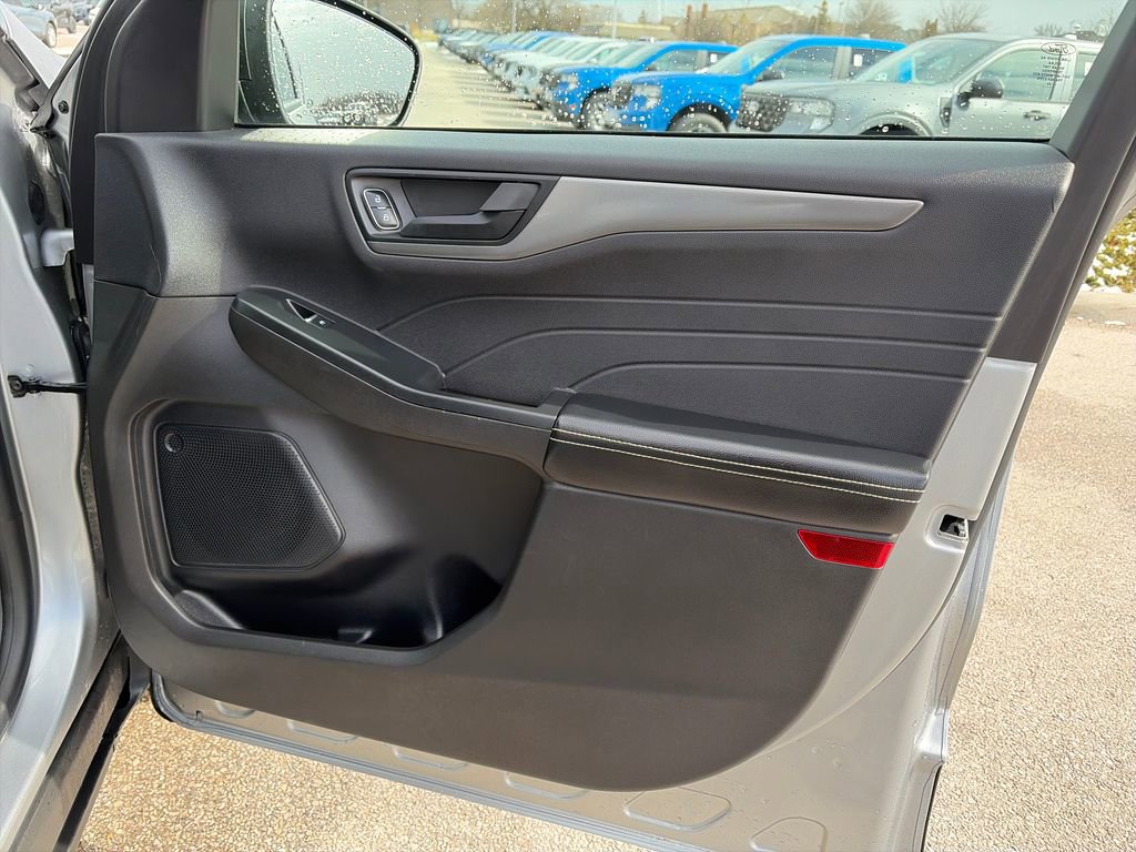 Used 2023 Ford Escape Active image 9