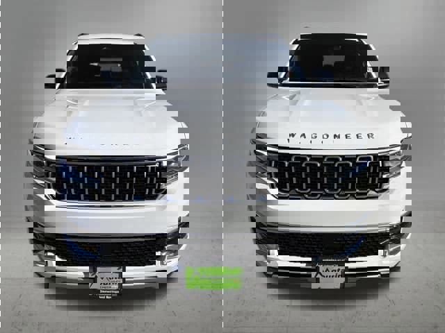 Used 2024 Jeep Wagoneer L Series II w/ Flexible Seating Group AWD/4WD image 8