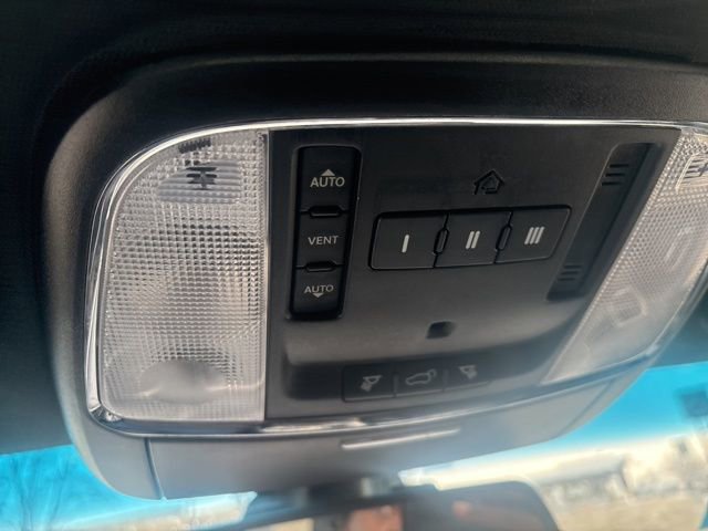 Used 2014 Jeep Grand Cherokee Limited w/ Trailer Tow Group IV image 27