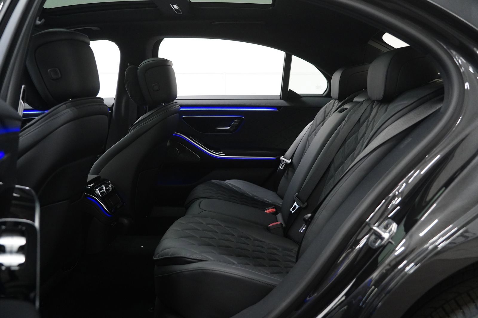 New 2026 Mercedes-Benz S 580 4MATIC Sedan image 17