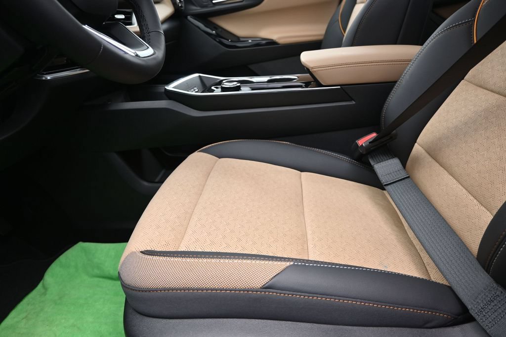 New 2026 Chevrolet Equinox ACTIV w/ Convenience Package III FWD image 13
