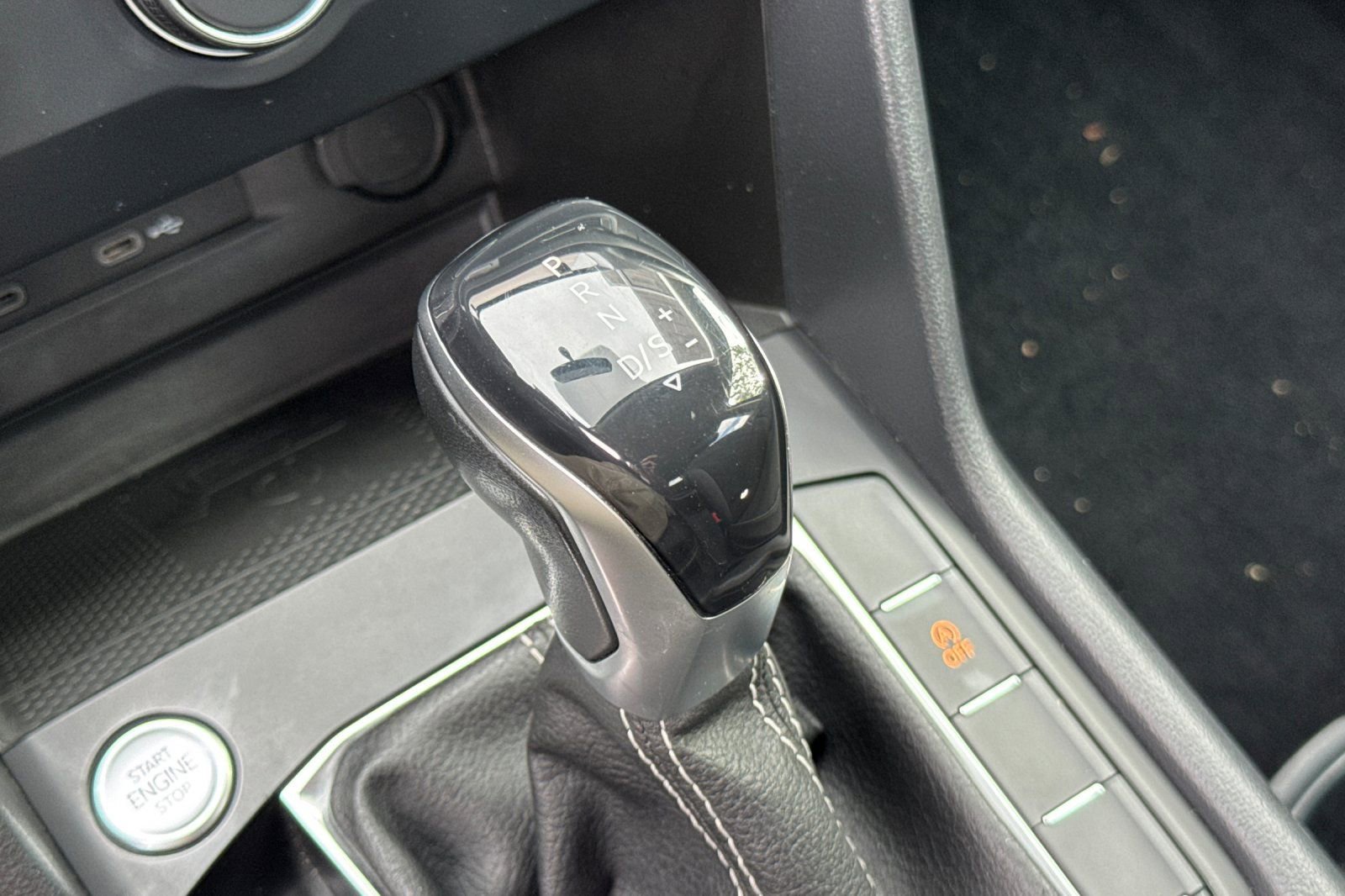 Used 2022 Volkswagen Taos SE image 21