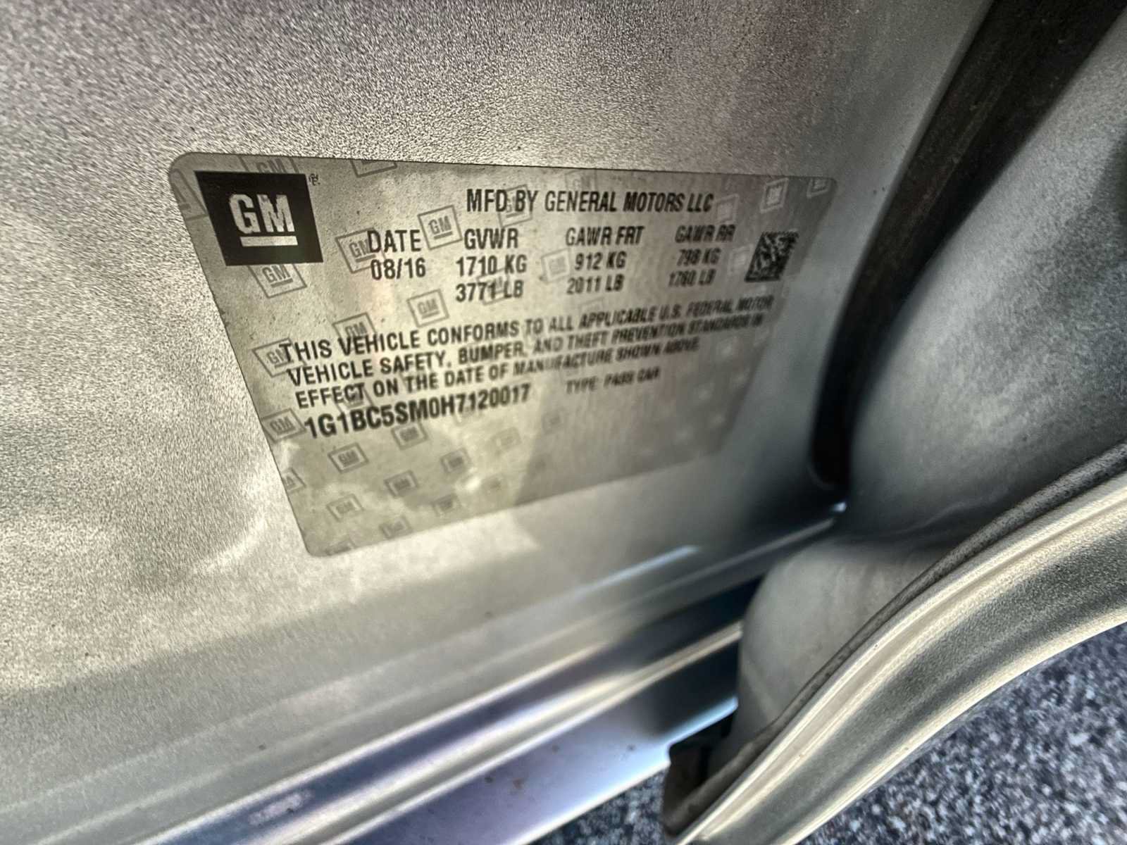 Certified 2017 Chevrolet Cruze LS FWD image 30