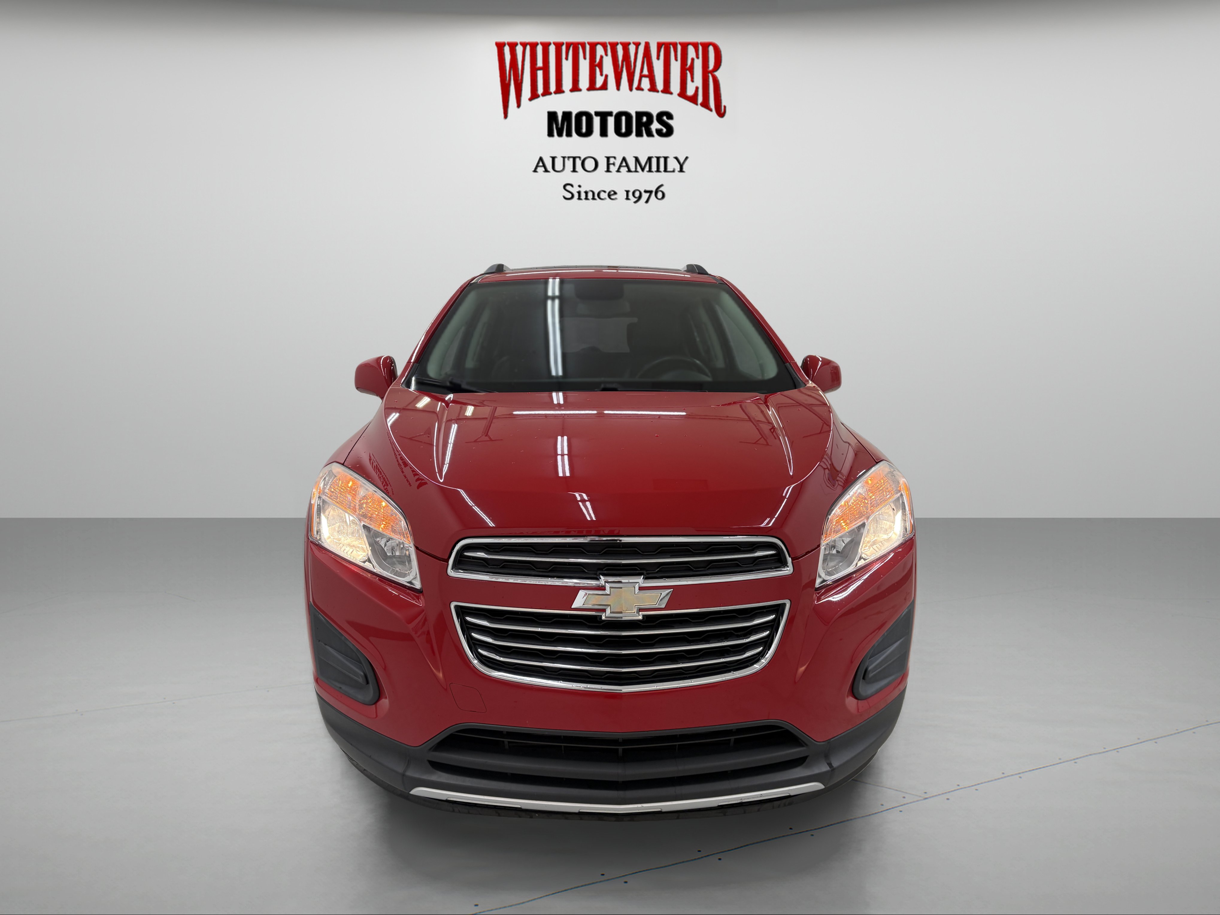 Used 2016 Chevrolet Trax LT w/ LT Sun and Sound Package FWD image 6