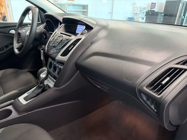 Used 2014 Ford Focus SE FWD image 28